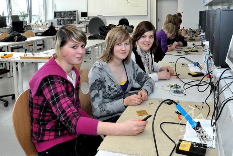 20090321 1492279173 frau u technik 2