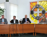 wichtige menschen warten auf d maus 20100820 1396636310