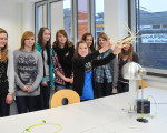 mit hochspannung anziehend 20101202 1639374655