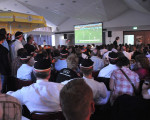 48 und am abend fussball 20100614 1602543703