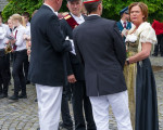 sammeln zum grossen festzug 20130610 1429705224