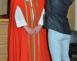 st nikolaus wird von einem engel hergerichtet 20141206 1087895006