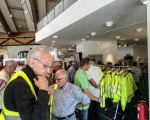 ue 60 besucht fa claas 20140621 1517940085
