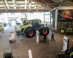 ue 60 besucht fa claas 20140621 1624900951