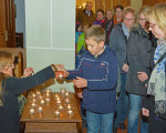 ein licht zum altar bringen 20131119 1293860993