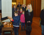ein licht zum altar bringen 20131119 1599806288