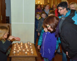 ein licht zum altar bringen 20131119 1678232495