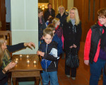 ein licht zum altar bringen 20131119 1860881908