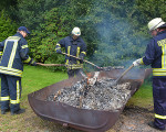 das glutbett fuer die kartoffeln wird vorbereitet 20150907 1837522967