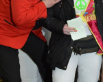 herein spaziert schoene frau 20150215 1607818365