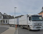 der erste lkw faehrt in die stadionstrasse 20180427 1155484388