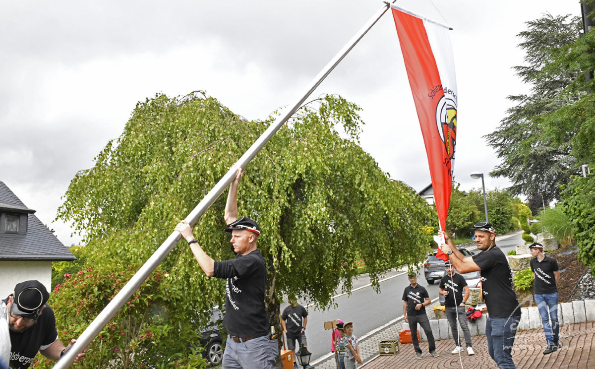 kraenzen beim koenigint110 kraenzen beim koenigint110