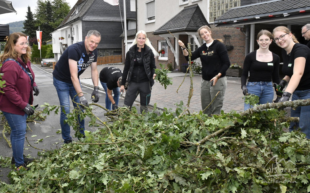 kraenzen beim koenigint115 kraenzen beim koenigint115