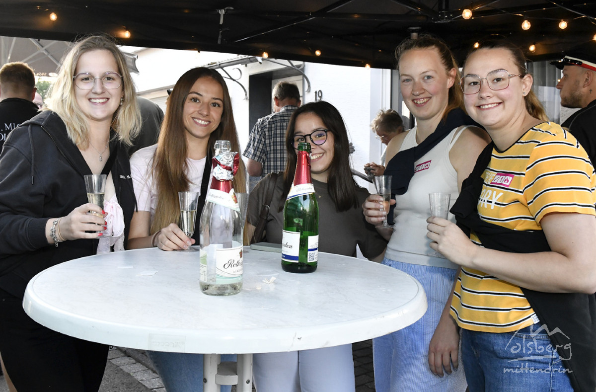 kraenzen beim koenigint122 kraenzen beim koenigint122