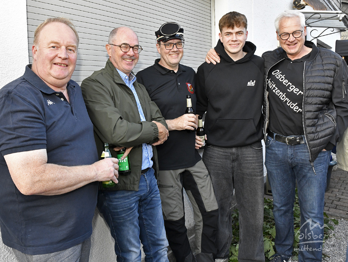 kraenzen beim koenigint124 kraenzen beim koenigint124