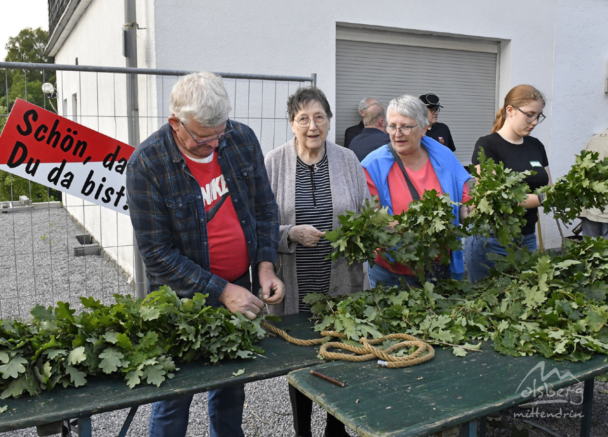 kraenzen beim koenigint130 kraenzen beim koenigint130