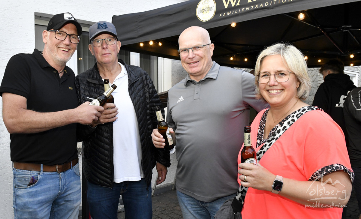 kraenzen beim koenigint133 kraenzen beim koenigint133