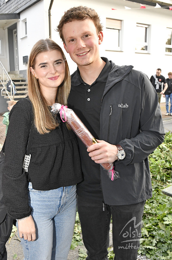 kraenzen beim koenigint142 kraenzen beim koenigint142