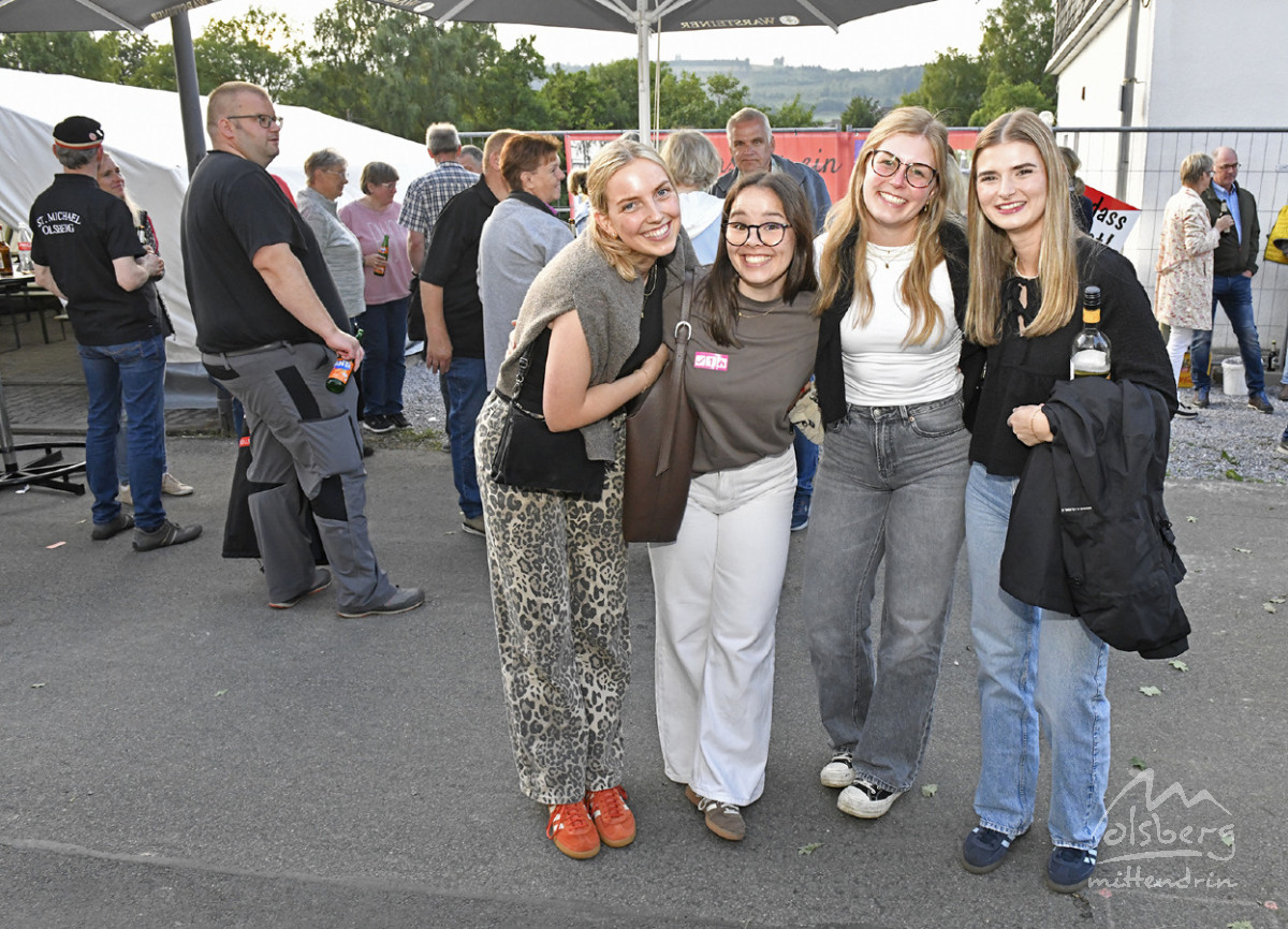 kraenzen beim koenigint147 kraenzen beim koenigint147