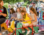 freifahrt im kinderkarussell mit dem koenigspaar 20170626 1574784498