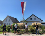 fahnehissen bei familie bals 20200627 1159203289