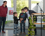 frau josi marten vom kneipp bund nrw begruesst schueler 20190920 1047088475
